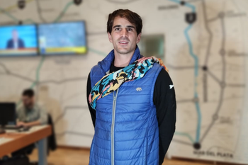 Augusto Mustafá, creador de los pantalones Elepants, en INFOCIELO. La imagen de portada fue tomada con un Motorola Moto G52.