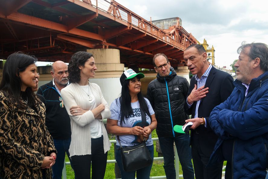 Autoridades de Vialidad Nacional junto a Dolly Sigampa y la diputada nacional Paula Penacca