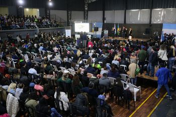axel kicillof se reunio con futuros docentes para transformar de raiz la educacion publica