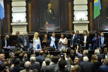 Asunción de Axel Kicillof como gobernador de la provincia de Buenos Aires. Diciembre de 2019. Asunción de Axel Kicillof como gobernador de la provincia de Buenos Aires. Diciembre de 2019.