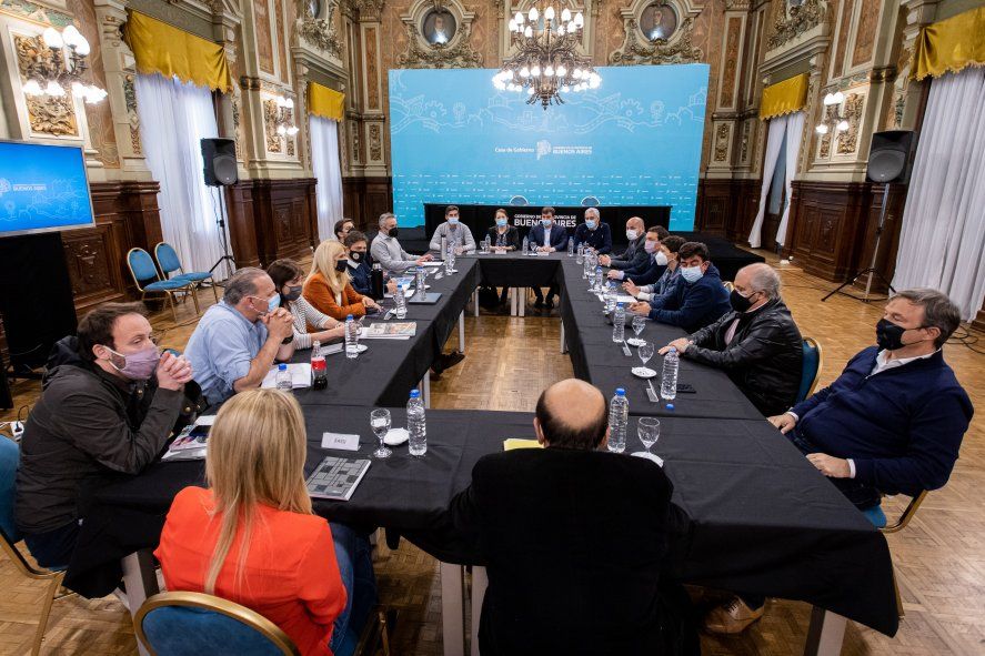 A puertas cerradas, Axel Kicillof convocó a parte de su gabinete y los intendentes luego de la derrota en las elecciones 2021.
