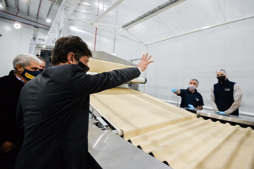Axel Kicillof encabezó el acto por el día de la industria en la empresa Marolio en General Rodríguez.