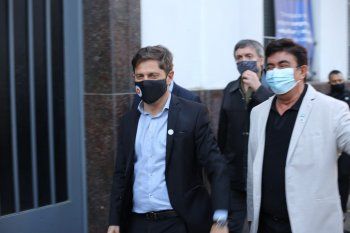 Axel Kicillof llegó a la jura acompañado por Fernando Espinoza, Carlos Bianco y Máximo Kirchner. Articulación en el Frente de Todos bonaerense.