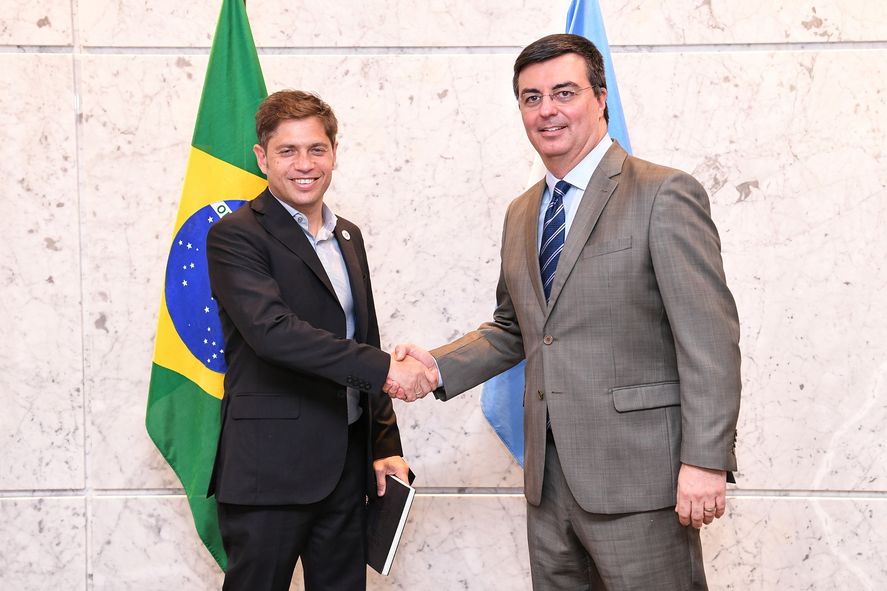 Axel Kicillof junto al vicepresidente de la FIESP, Rafael Cervone. San Pablo, Brasil.
