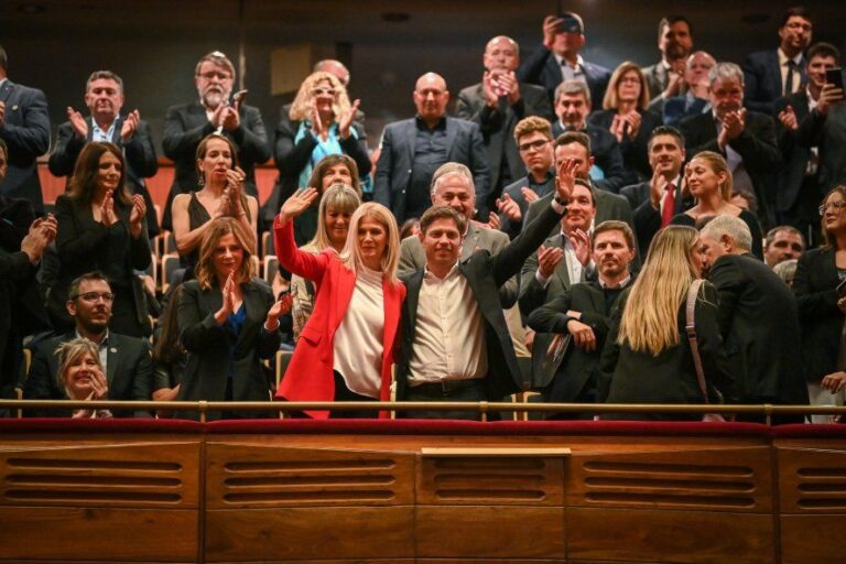 Axel Kicillof recordó el “abandono” en el que estaba el Teatro Argentino en 2019