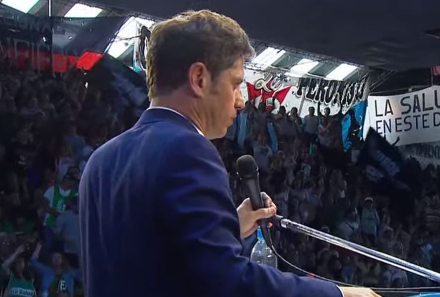Axel Kicillof recibió el respaldo de 10 mil trabajadores de la salud : “Estoy absolutamente conmovido, emocionado”