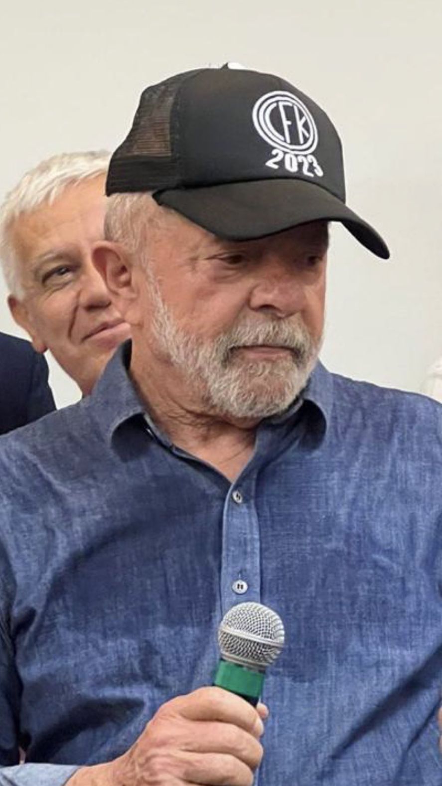 Axel Kicillof se refirió a la aparición de Lula da Silva con una gorra con la insignia CFK 2023