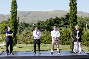Axel Kicillof vuelve a Tornquist. En aquella ocasión se presentó junto al ministro Augusto Costa y el intendente Sergio Bordoni