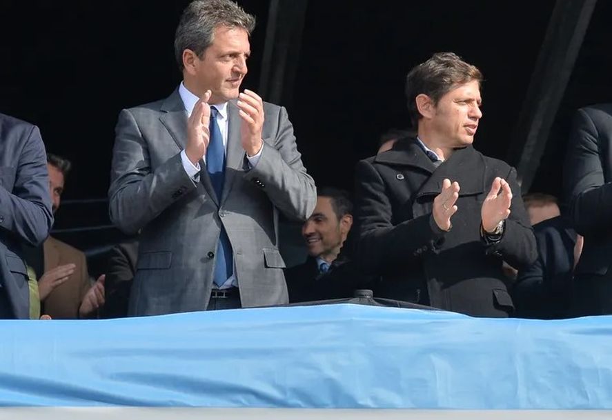 Sergio Massa y Axel Kicillof comparten un acto.