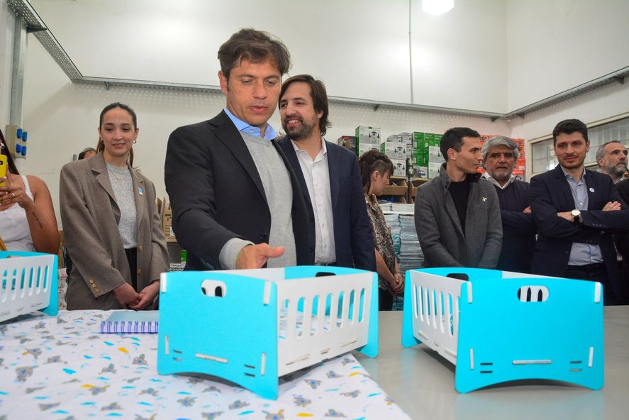 Axel Kicillof y Nicolás Kreplak revisan maquetas del plan Qunita. Foto de archivo.