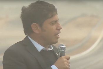 Axel Kicillof fue castigado por el viento y el polvo en la inauguración de un tramo de la Autopista Presidente Perón