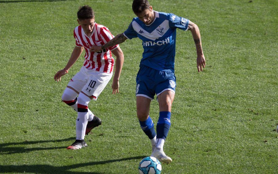 Andrés Ayala estuvo de estreno ante Vélez.