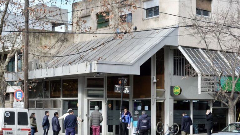 Golpe comando e intento de robo en Banco Provincia de 1 y 67. Federico Bach, secretario de La Bancaria: “Se dio en muy pocos minutos”
