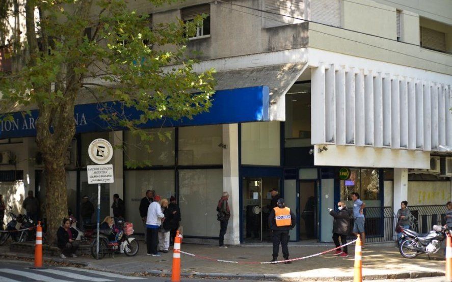 Como cada 6 de noviembre, este viernes no habrá bancos pero se podrá seguir operando por homebanking