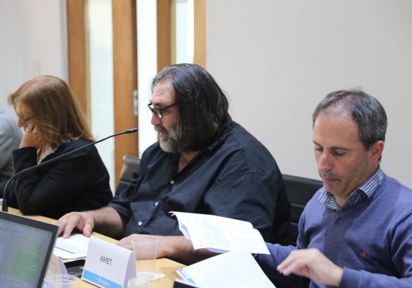 Presionado por la bases, Baradel apura un acuerdo con Provincia contra la violencia escolar El titular del SUTEBA, Roberto Baradel, cruzó a la candidata a presidenta del PRO, Patricia Bullrich.