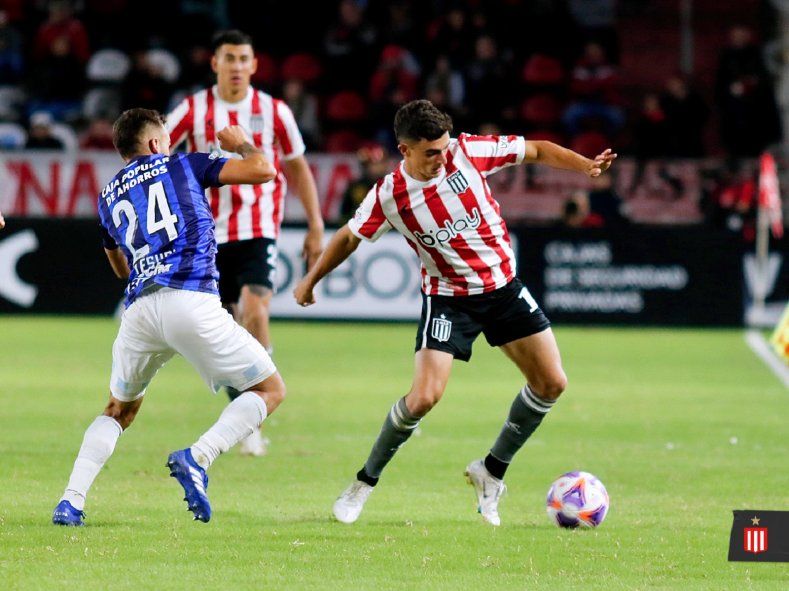 Gastón Bendetti en Estudiantes ante Atlético Tucumán por la Liga Profesional (Foto: Prensa EDLP)
