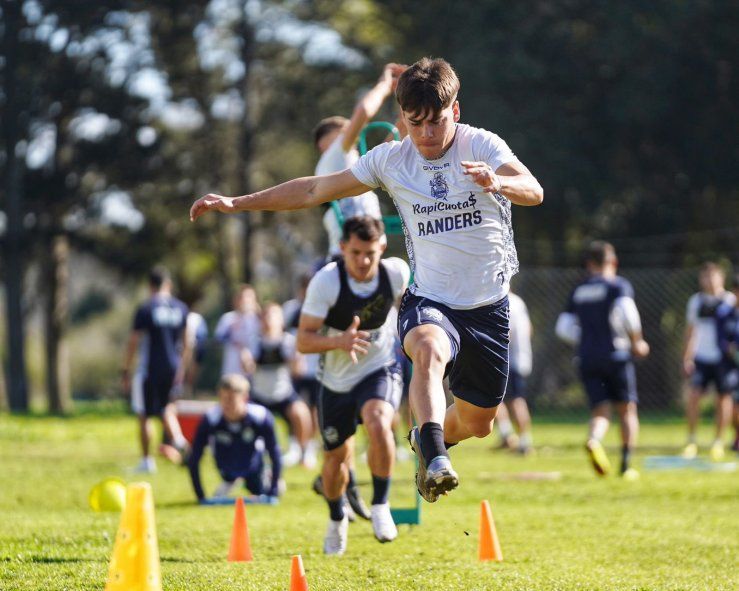 Domínguez, uno de los que se perfila para estar desde el arranque en Gimnasia frente a Vélez