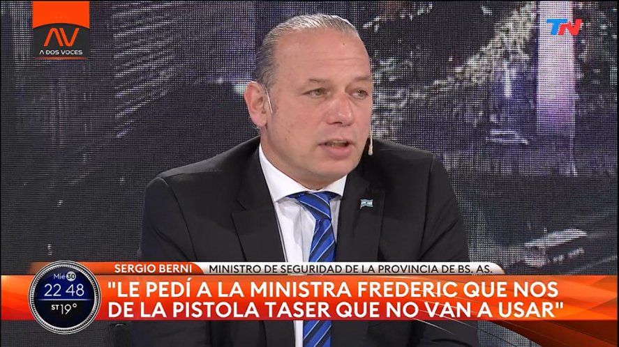 Sergio Berni pidió por las pistolas Taser en la provincia de Buenos Aires, pero finalmente no se implementaron.
