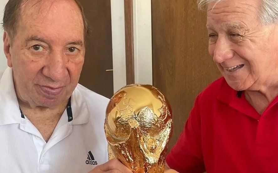 Carlos Bilardo con Carlos Pachamé, dos próceres de Estudiantes. Carlos Bilardo con Carlos Pachamé, dos próceres de Estudiantes.