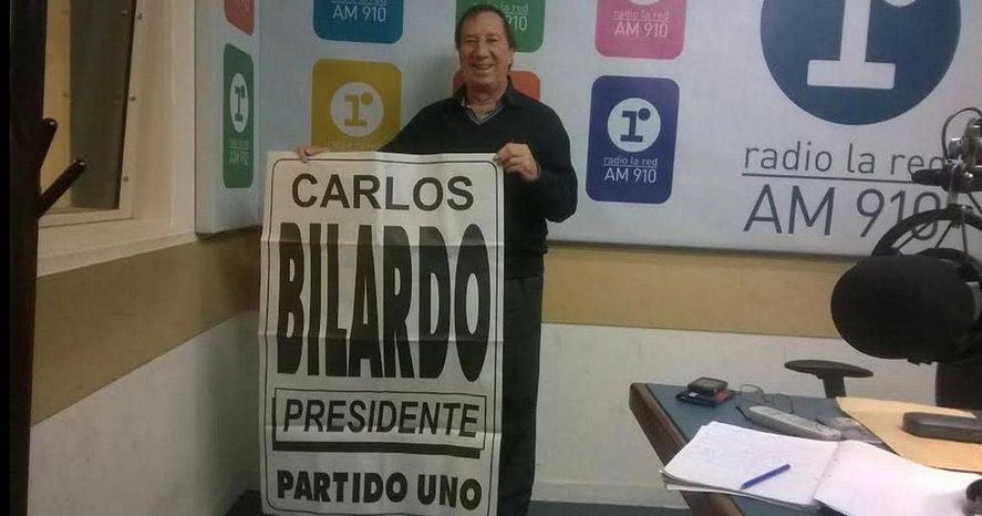 Carlos Salvador Bilardo se candidateó a presidente en 2003. Otro ídolo de Estudiantes vinculado a la política.