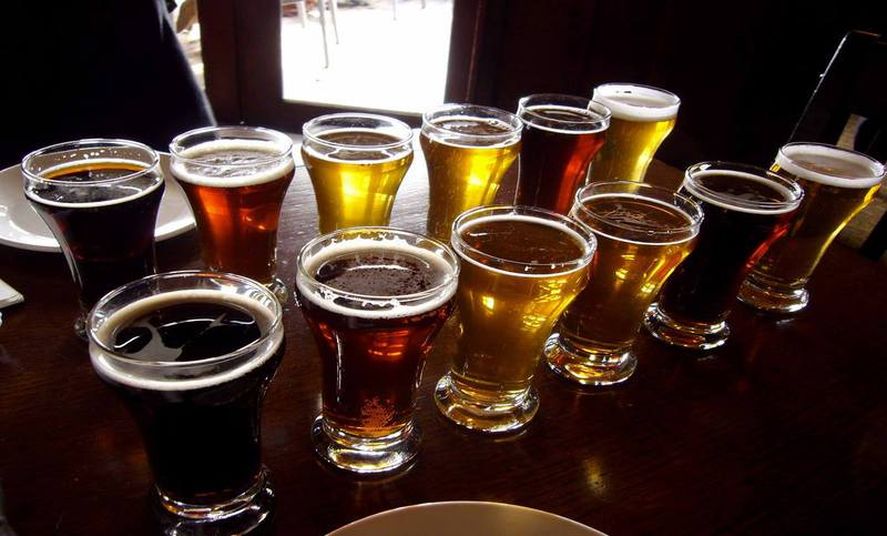 Una propuesta de la Asociación Cerveceros Artesanales Platenses Una propuesta de la Asociación Cerveceros Artesanales Platenses
