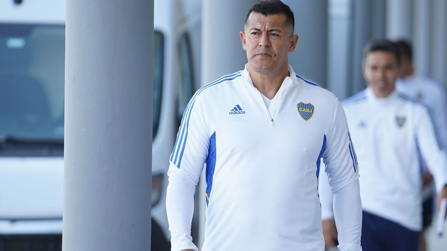 Jorge Almirón debutó como DT de Boca y ante Estudiantes tendrá su segundo partido.