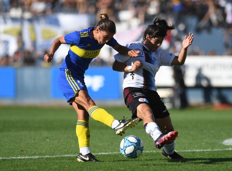 Boca y UAI Urquiza vuelven a definir un título en el fútbol femenino de AFA. Boca y UAI Urquiza vuelven a definir un título en el fútbol femenino de AFA.