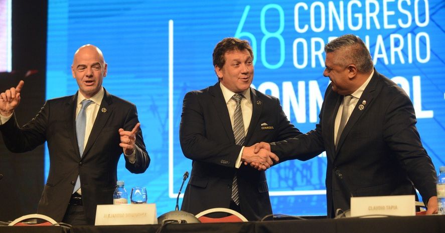 Buenas migas: FIFA, CONMEBOL y AFA con sus máximo exponentes y el objetivo de un mundial cada dos años en el horizonte.