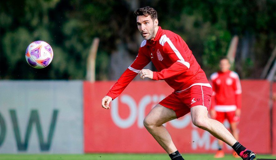 Mauro Boselli en una práctica de Estudiantes. (Foto: Prensa EDLP)