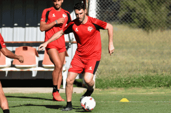 Estudiantes entrenó y mañana jugará un nuevo amistoso.