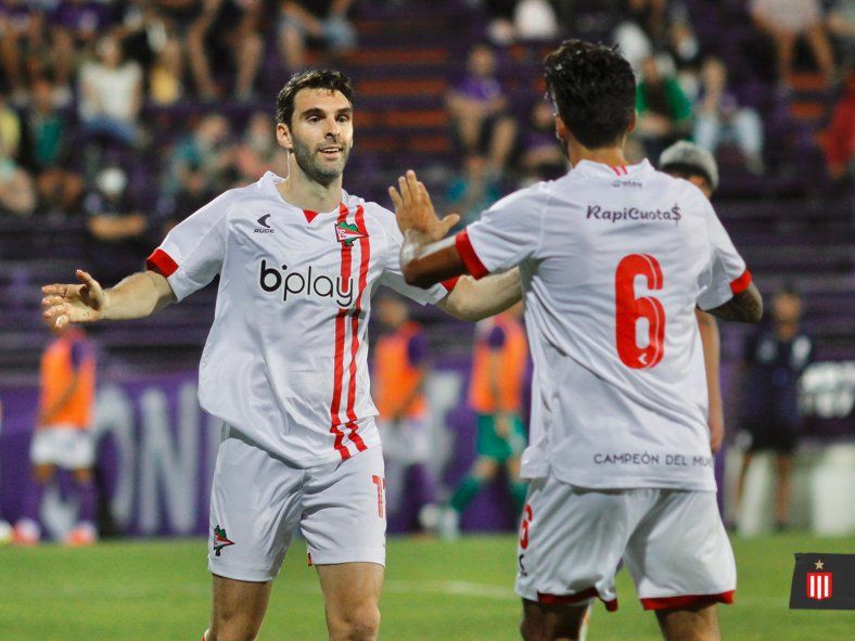 Mauro Boselli, el refuerzo estrella del equipo de Zielinski.