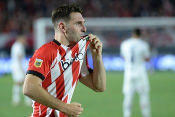 Mauro Boselli en su regreso a Estudiantes le marcó un gol a Independiente