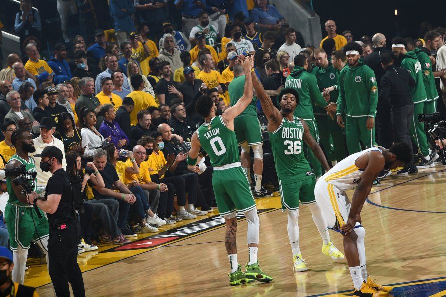 Boston se quedó con el Juego 1 de la Final de la NBA por 120-108. Básquet