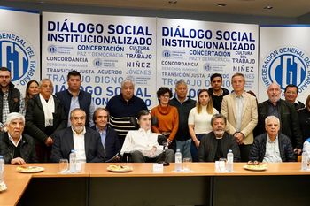 Esteban Bullrich y la foto del encuentro con la CGT.
