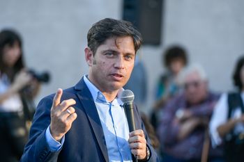 Axel Kicillof recibió en Gobernación a la mujer que lo increpó en pleno acto.