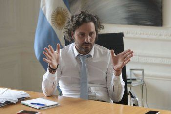 Cafiero aseguró que las restricciones continuarán por dos semanas más