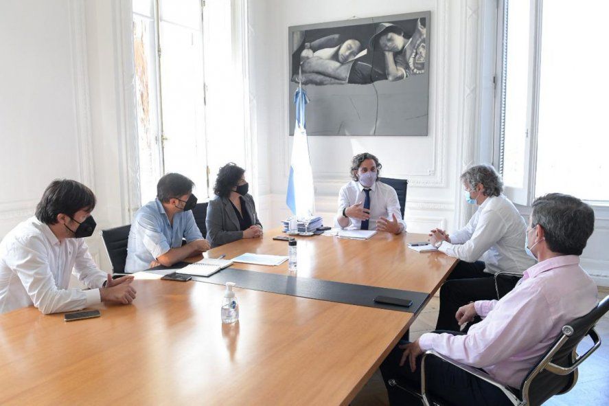 Santiago Cafiero recibirá a Carlos Bianco y Felipe Miguel para evaluar la continuidad de las medidas contra el coronavirus en el AMBA.