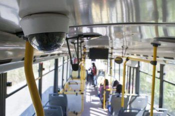 Transporte público: aceleran la instalación de cámaras 