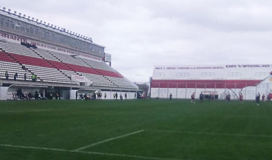 El equipo de Ensenada empató en cancha de Deportivo Morón.