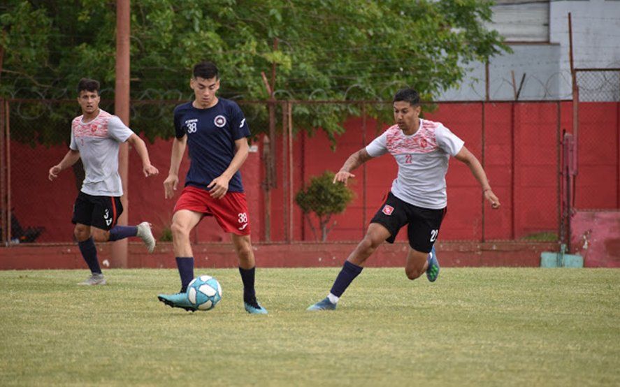 Cambaceres aplastó al Deportivo Brown. (Foto: Revista Tribuna Roja)