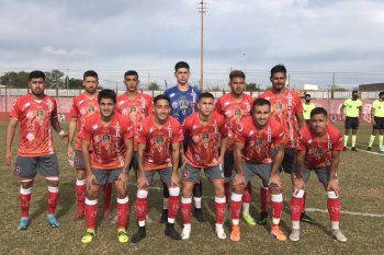 Los once de Cambaceres en el debut.