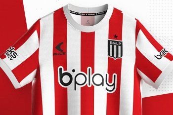 Estudiantes y Ruge presentaron las camisetas inspiradas en la Topper de comienzos de los 80.