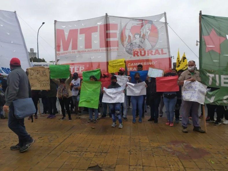 El verdurazo de La Plata, en Plaza Moreno
