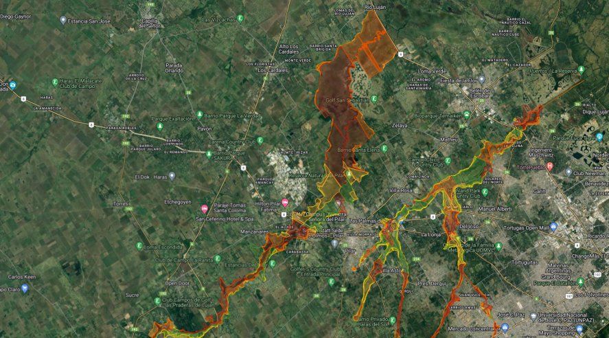 Mapa de riesgo hídrico de la cuenca del Río Luján. En rojo están pintadas las zonas con alto nivel de peligrosidad, en amarillo las de medio y en verde las de nula peligrosidad.