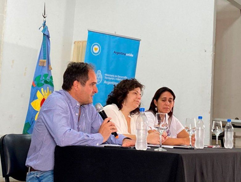 Carla Vizzotti y Santiago Maggiotti anunciaron la construcción de estas viviendas en diciembre de 2022. Carla Vizzotti y Santiago Maggiotti anunciaron la construcción de estas viviendas en diciembre de 2022.