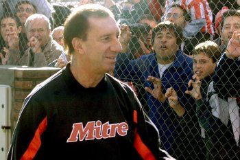 Carlos Bilardo durante su última etapa como DT de Estudiantes.