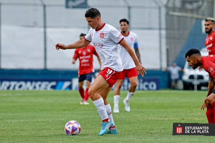 Guido Carrillo en el partido entre Estudiantes e Independiente Chivilcoy por Copa Argentina