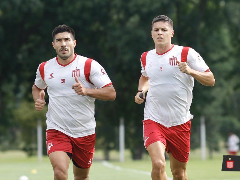 Luciano Lollo y Guido Carrillo en el entrenamiento de Estudiantes (Foto: prensa EDLP)