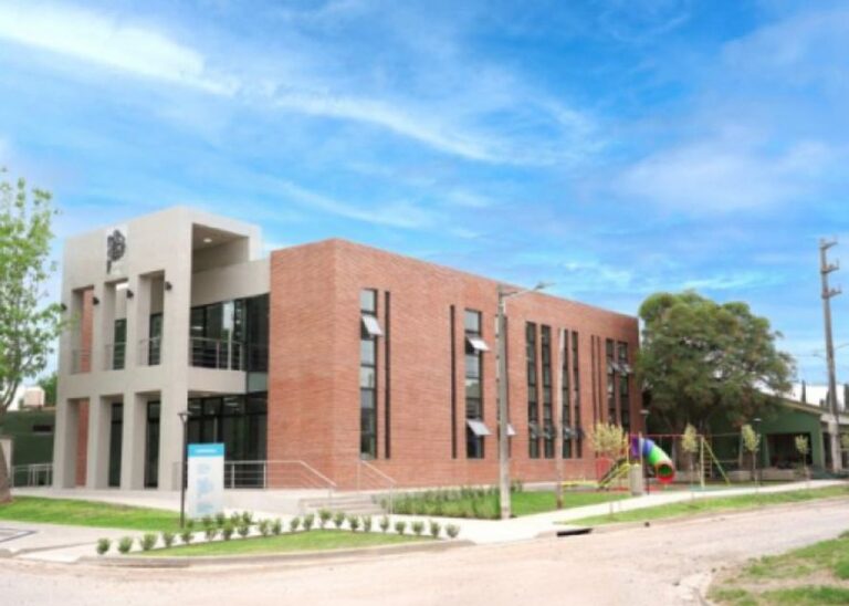 Ponen en funcionamiento la primera Casa de la Provincia