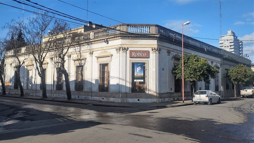 En el Día Internacional de las Bibliotecas, conocé 5 edificios que no te podés perder en la provincia de Buenos Aires. En el Día Internacional de las Bibliotecas, conocé 5 edificios que no te podés perder en la provincia de Buenos Aires.